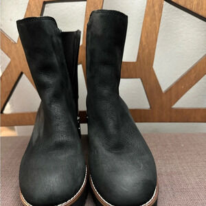 Blondo 
Danika Waterproof used like a new size 8
